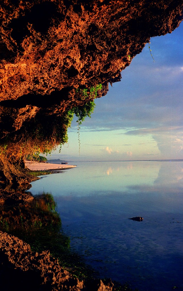 sea and sky on the reef at Tiwi