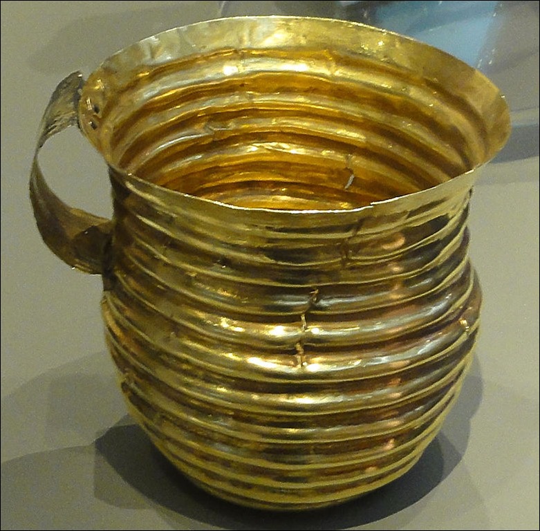 779px-Rillaton_Cup[1]