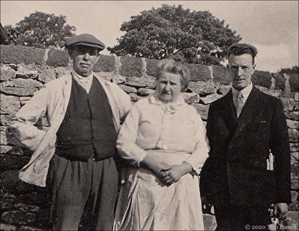 Almost certainly Gt gt Uncle Robert Jackson Fox, wife Edith, and nephew Tom Shorrocks, Foolow before 1931