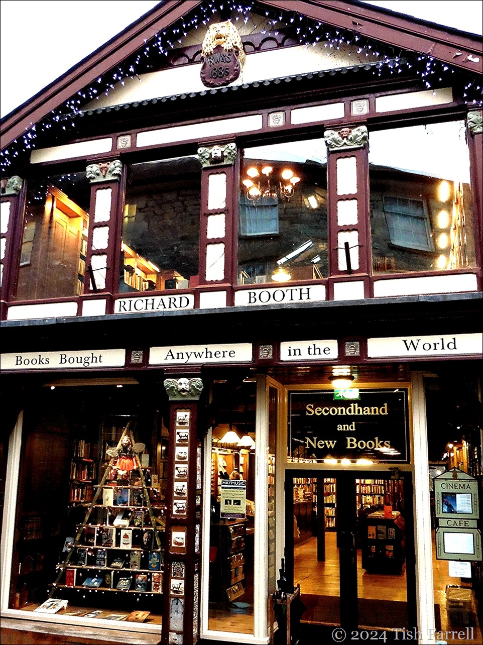 Richard Booth window shopping