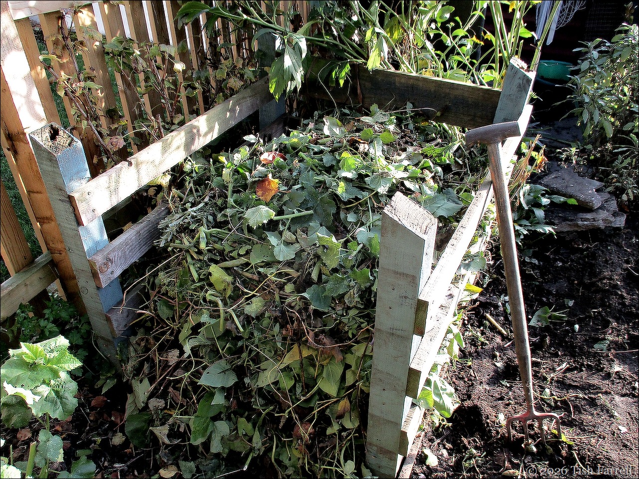 S Compost bin
